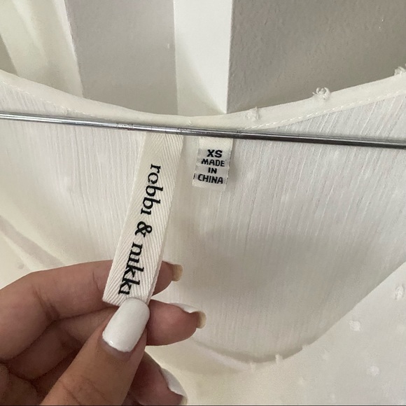 ROBBI & NIKKI White Dot Cowlneck Sleeveless Blouse - Picture 6 of 9